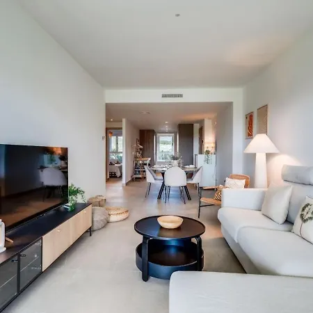 2br Sunny Golf Apt. Tuin Met Golfbaan Uitzicht Lägenhet Estepona