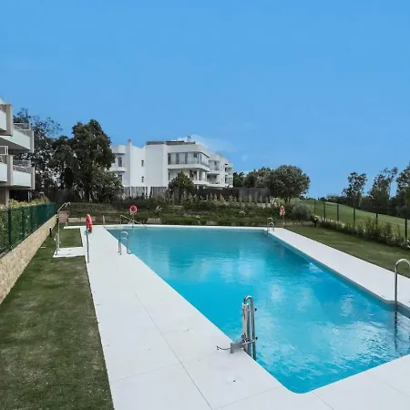 2br Sunny Golf Apt. Tuin Met Golfbaan Uitzicht Lejlighed Estepona