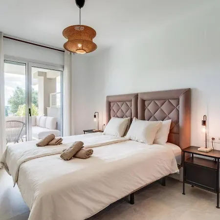 2br Sunny Golf Apt. Tuin Met Golfbaan Uitzicht Эстепона